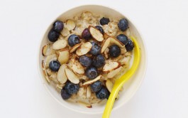 quinoa-blueberries-almonds-1440_large